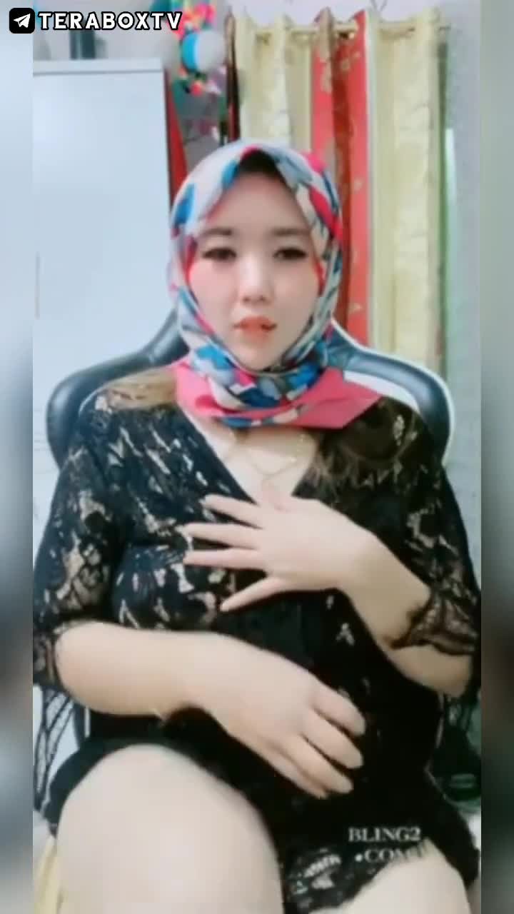 Hijab live bugil