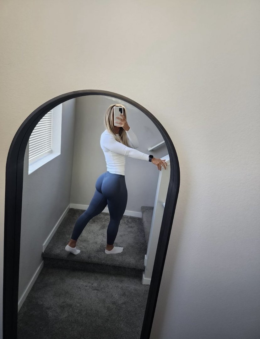 My mum wants to be in porn industry I’ll let u fuck her and give u details about her #P4OTkaty