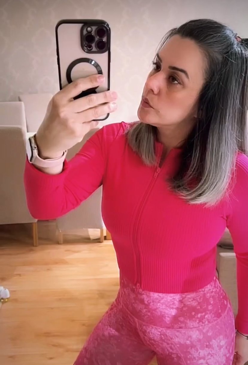 My mum wants to be in porn industry I’ll let u fuck her and give u details about her #gJGDm23r