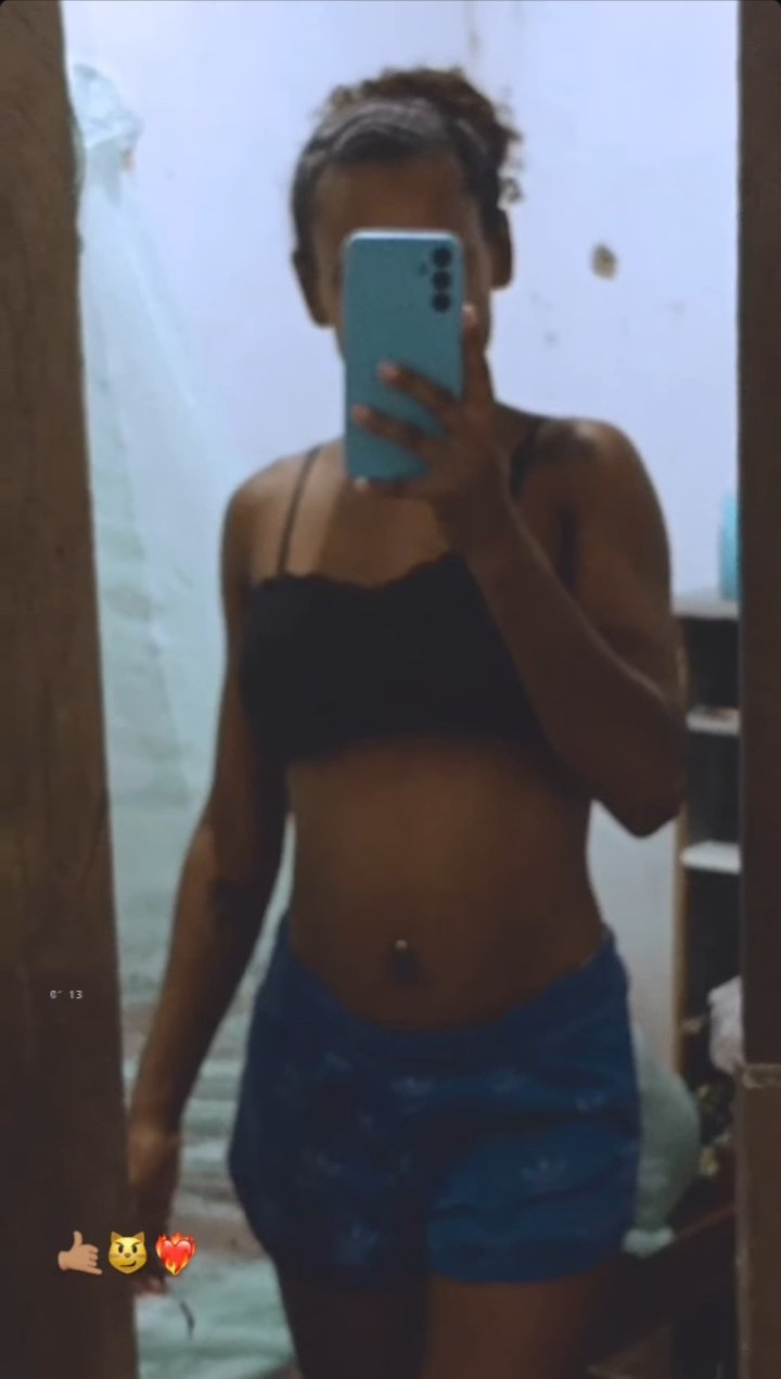 Olha essa favelada marmita que adora rebolar a noite toda puta merece oque #qqHlDSB3