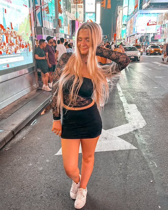 Sexy busty blonde teen Brie #rgARpyI3